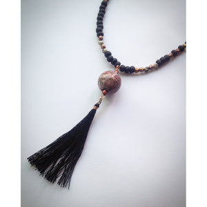 Beaded necklace with pendant - eDgE dEsiGn London